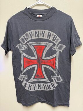 Black & Red Graphic T-Shirt